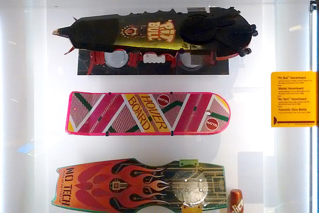 Science Fiction and Fantasy Hall of Fame: famosos hoverboards usados em "De Volta para o Futuro 2", de 1989 | Foto: Carlo Antico