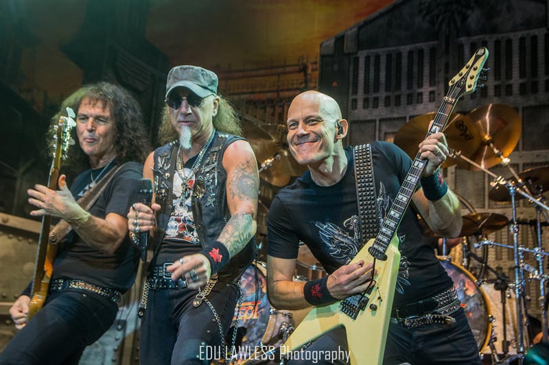 Peter Baltes, Mark Tornillo e Wolf Hoffmann, a lenda Accept agradou | Foto: Edu Lawless