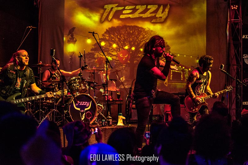 Trezzy ao vivo | Foto: Edu Lawless