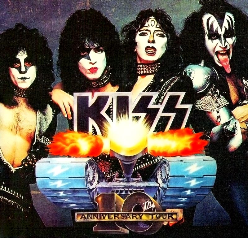 Cartaz da turnê do Kiss e seu imponente tanque de guerra | Imagem: reprodução