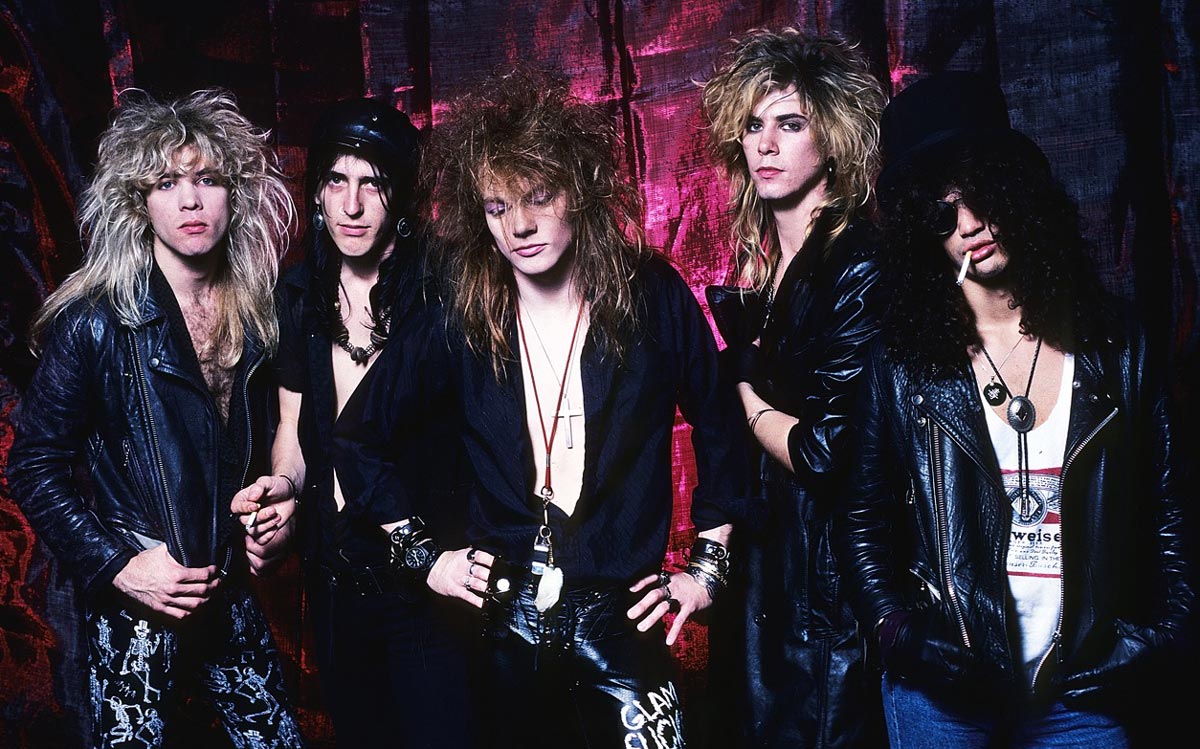 Guns N' Roses em 1986: Steven Adler, Izzy Stradlin, Axl Rose, Duff McKagan e Slash | Foto: Mark Weiss