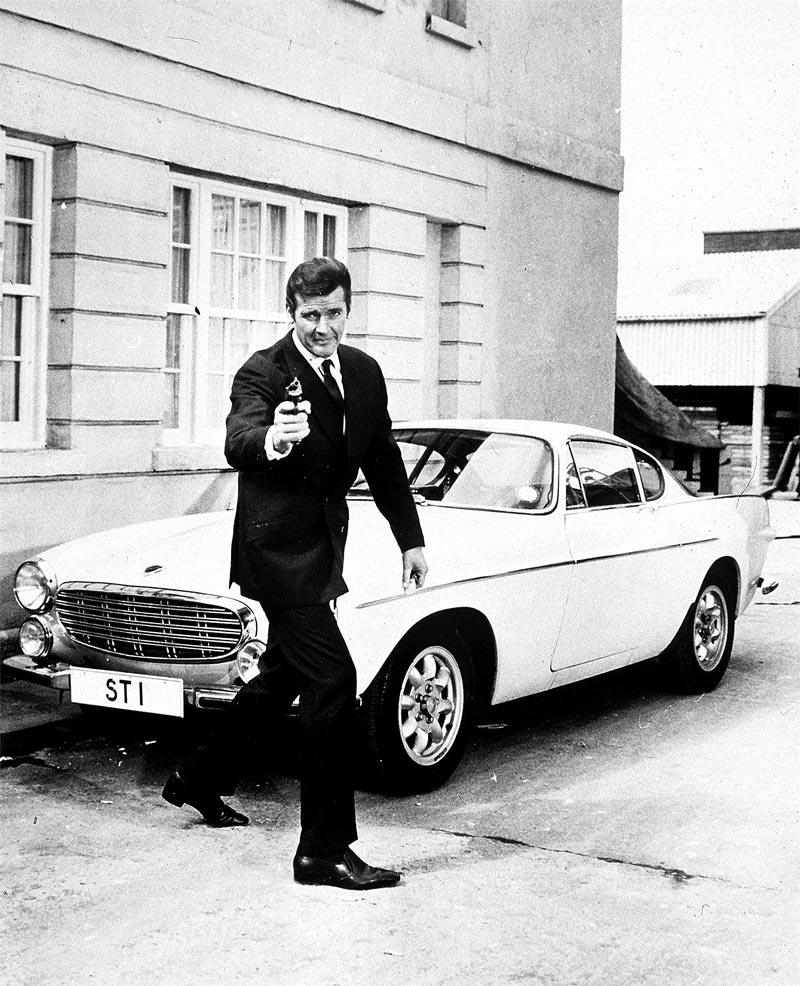 Sir Roger Moore dirigiu um P1800 em todos os episódios da série de televisão "The Saint" nos anos 60 | Foto: divulgação